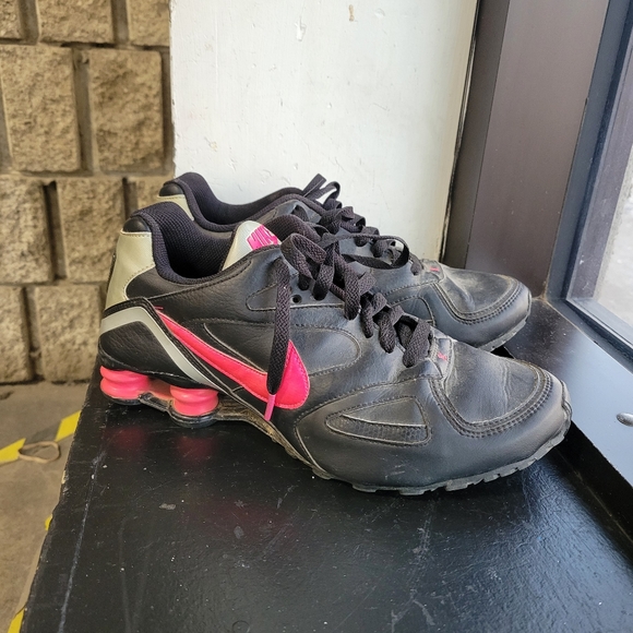 NIKE Shox Heritage Black Pink Running Shoes Women's Sz 8.5 M barbie - Picture 1 of 9